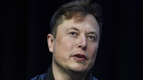 Elon Musk apologizes after mocking laid-off Twitter employee with disability